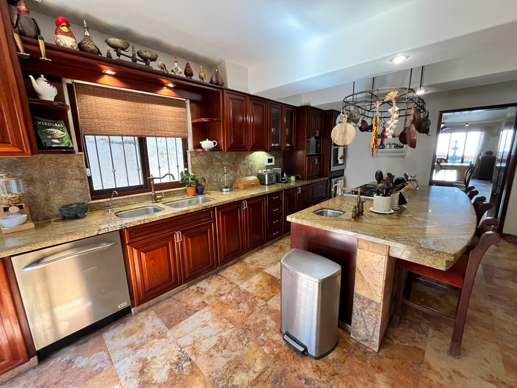 Casa de Lujo con Alberca y Vistas en Centro Histórico Mazatlán
