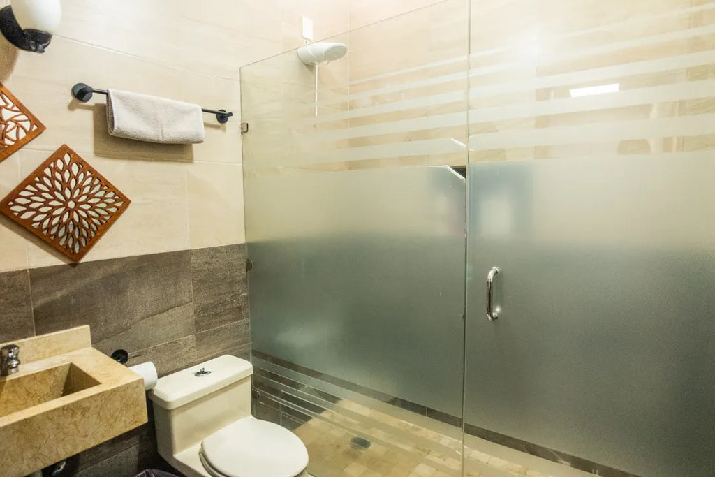 Casa en Venta en Real del Valle: Tu Hogar en Coto 13