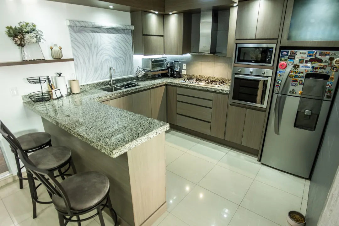 Casa en Venta en Real del Valle: Tu Hogar en Coto 13