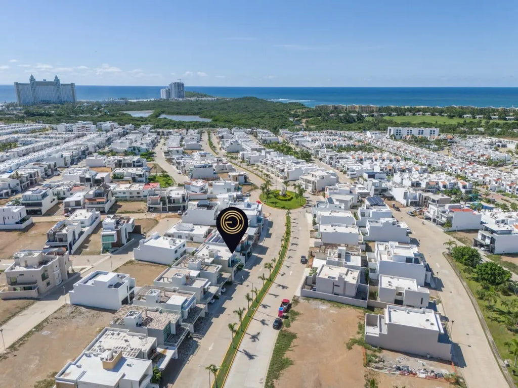 Casa en Renta en Altabrisa, Mazatlán – Excelente Ubicación y Diseño Moderno