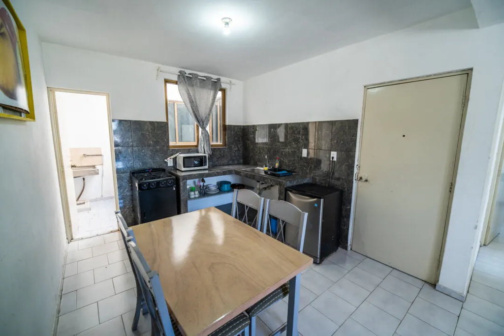Edificio de 7 Departamentos en Venta a Pasos de la Playa, Zona Dorada Mazatlán