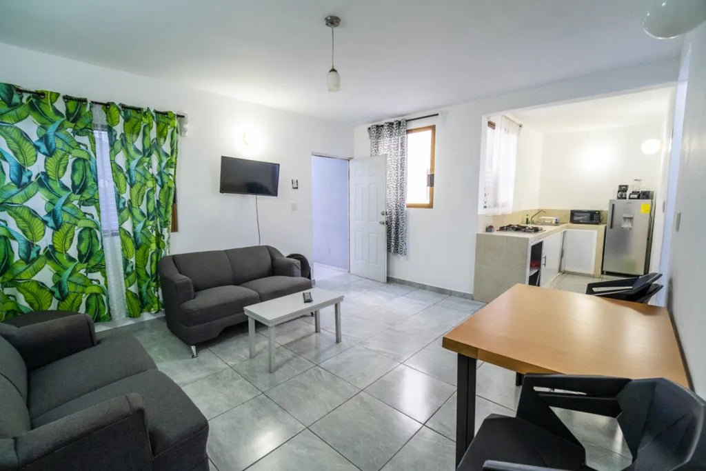 Edificio de 7 Departamentos en Venta a Pasos de la Playa, Zona Dorada Mazatlán