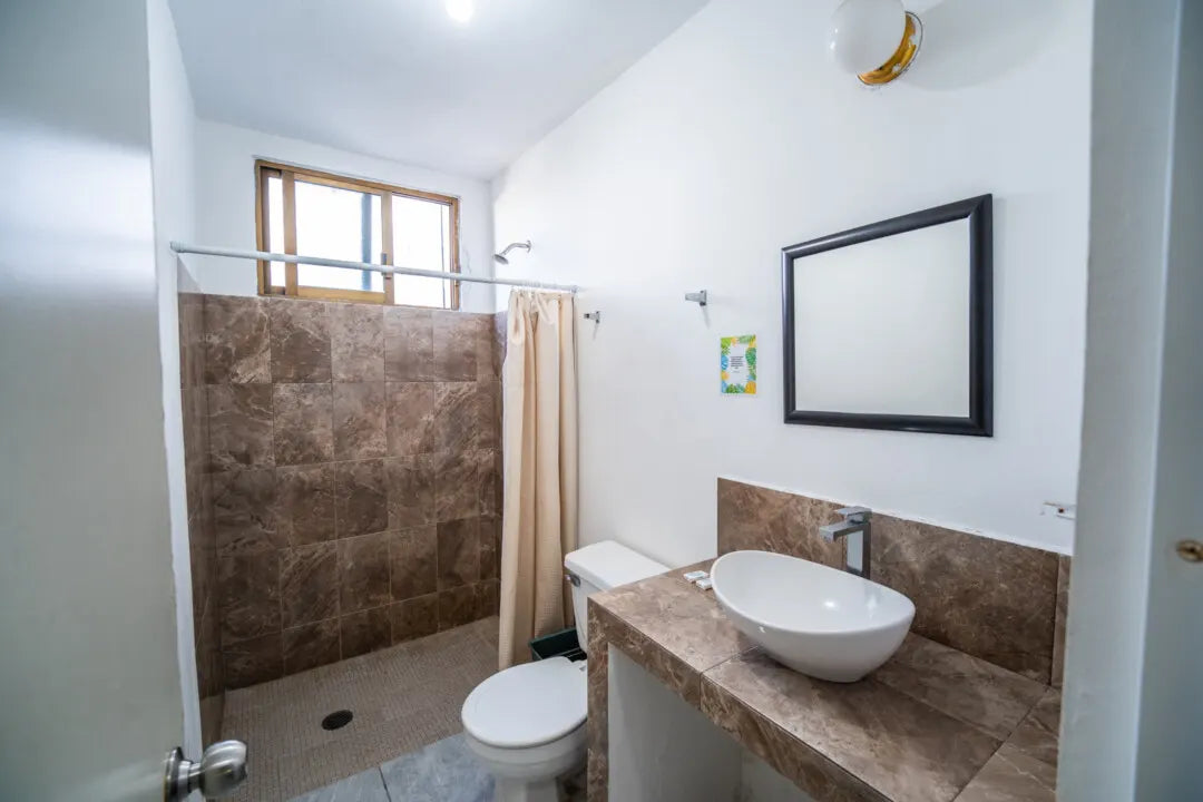 Edificio de 7 Departamentos en Venta a Pasos de la Playa, Zona Dorada Mazatlán