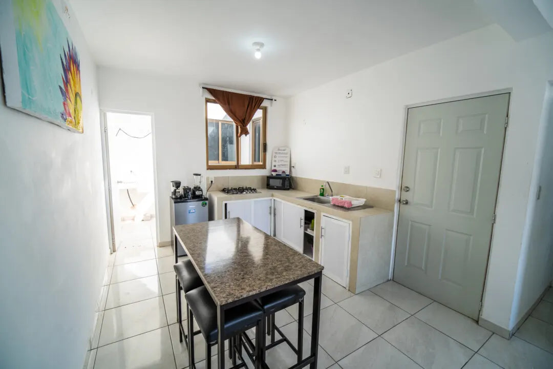 Edificio de 7 Departamentos en Venta a Pasos de la Playa, Zona Dorada Mazatlán