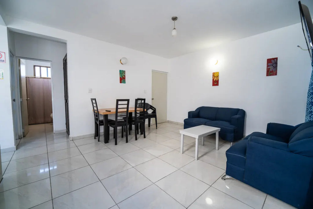 Edificio de 7 Departamentos en Venta a Pasos de la Playa, Zona Dorada Mazatlán