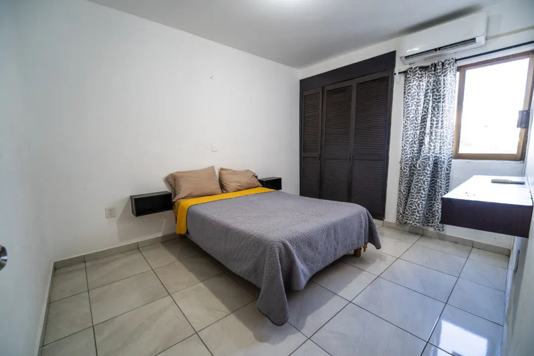 Edificio de 7 Departamentos en Venta a Pasos de la Playa, Zona Dorada Mazatlán