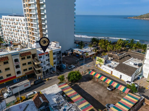 Edificio de 7 Departamentos en Venta a Pasos de la Playa, Zona Dorada Mazatlán