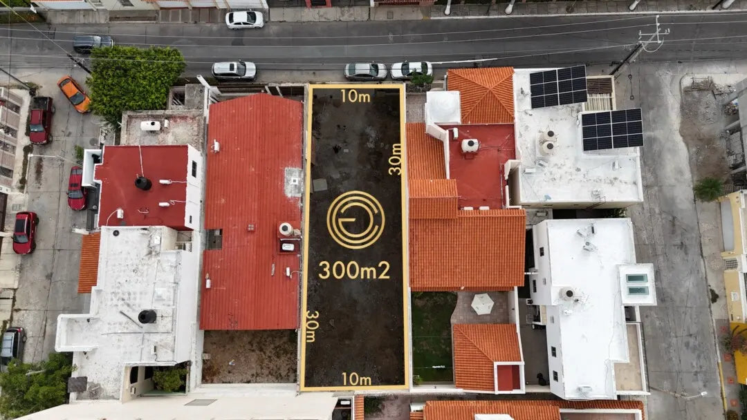 Plano aéreo del terreno en venta en El Dorado Mazatlán con medidas de 10x30 metros y superficie de 300 m2
