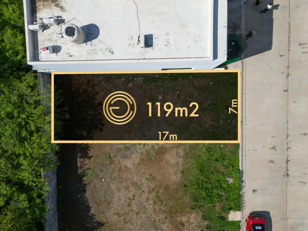 Terreno de 119 m² con 7 metros de frente y 17 metros de fondo en Pacífico Hills, Mazatlán, medidas marcadas en vista aérea