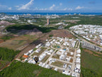 Vista aérea amplia de Pacífico Hills en zona norte de Mazatlán con vista al mar y a la ciudad
