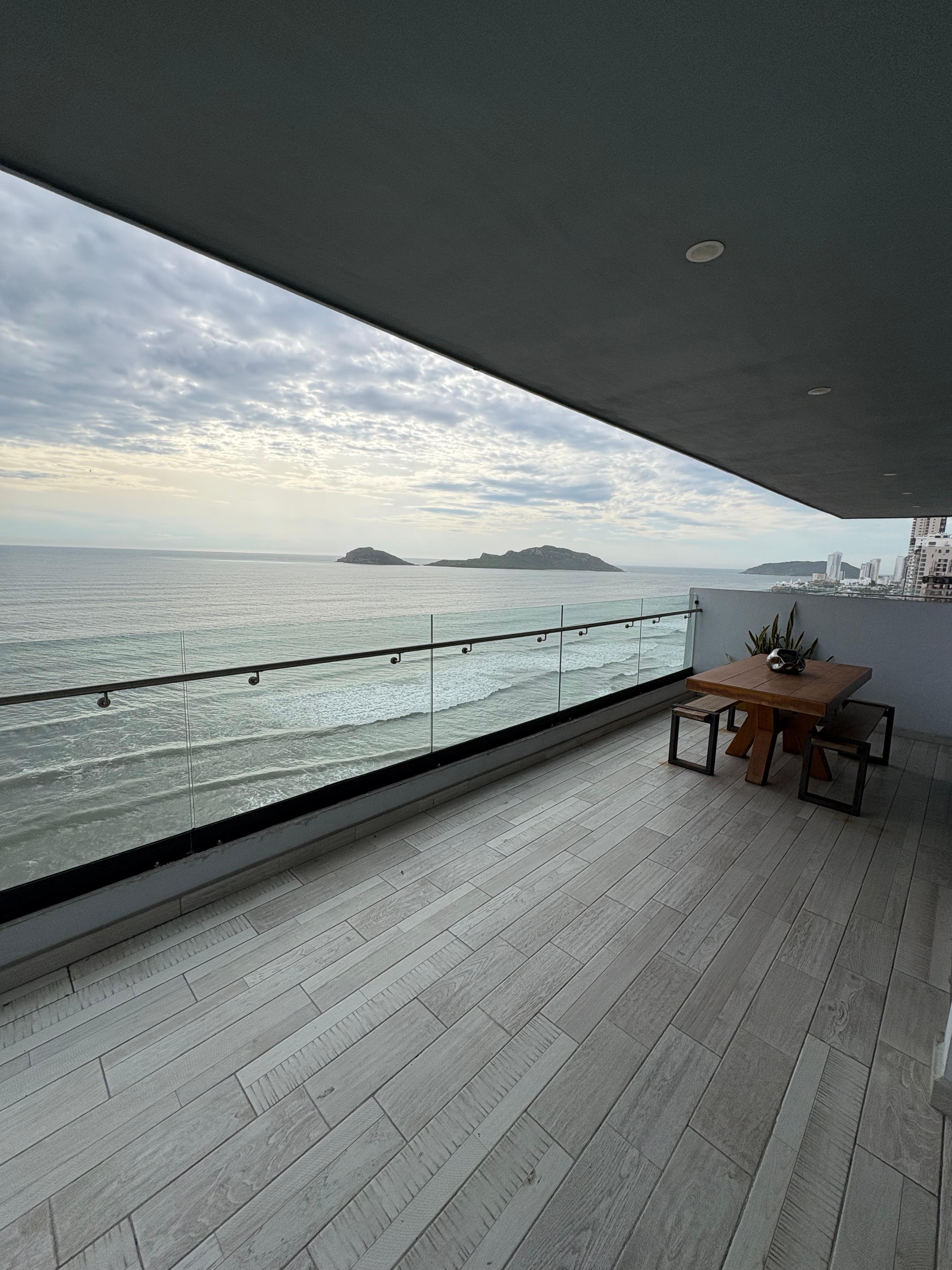 Departamento en venta Altomare panoramic condos / Vista al mar, frente al Malecon de Mazatlán