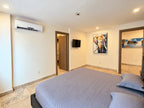 Recámara con aire acondicionado y closet, departamento en Torre Central 102 Mazatlán