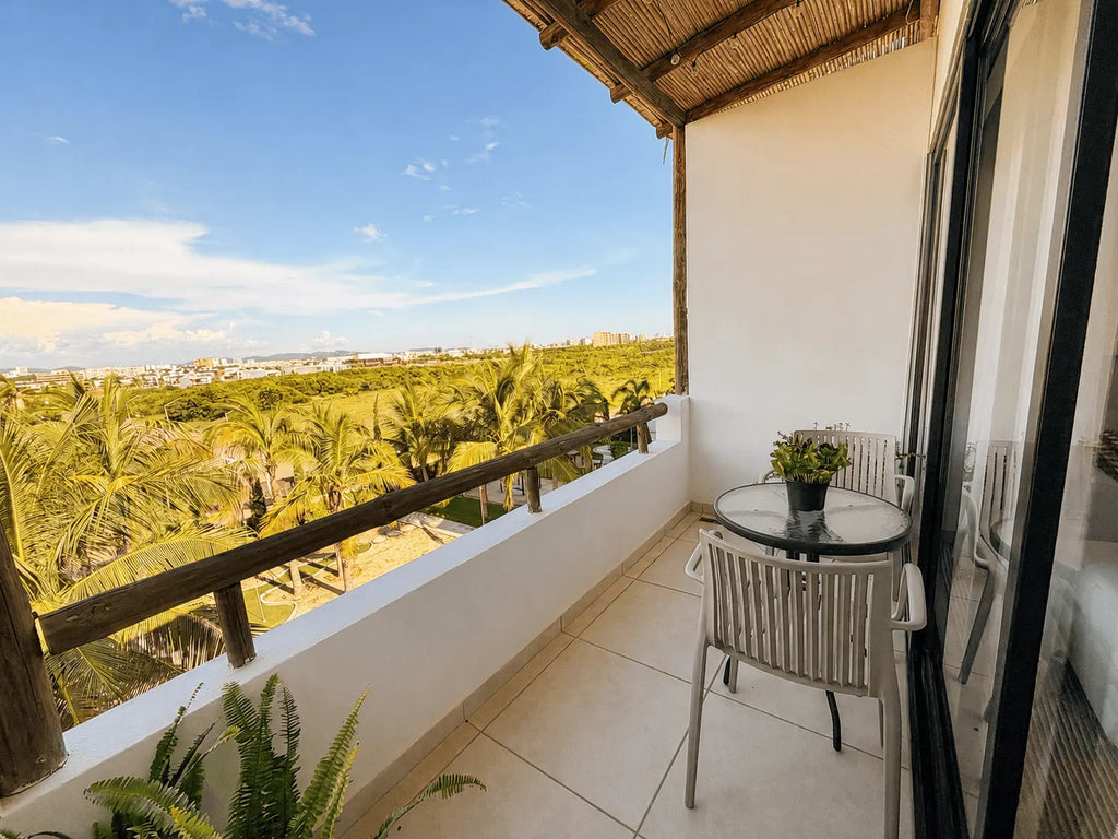 Balcón con vista a áreas verdes Palmilla Cerritos Mazatlán