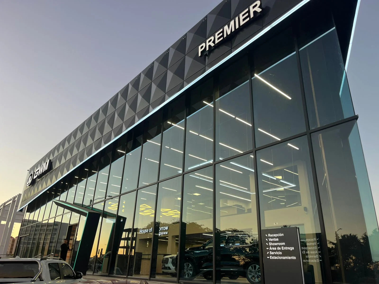 Local Agencia Automotriz en Renta – Plaza Cabo Carena, Marina Mazatlan