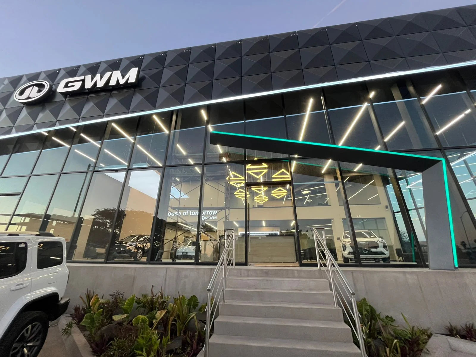 Local Agencia Automotriz en Renta – Plaza Cabo Carena, Marina Mazatlan