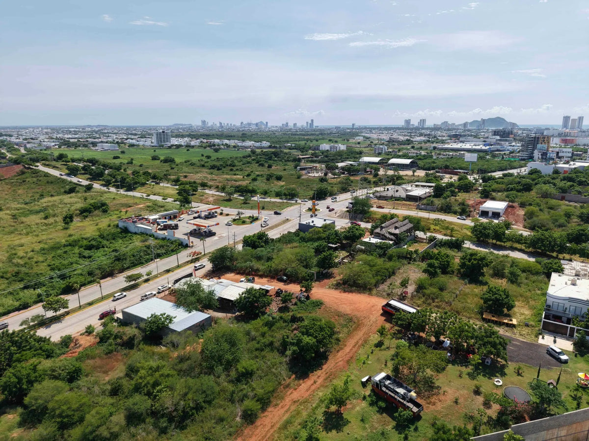 Vista aérea de la zona norte de Mazatlán cerca del terreno en venta en Marina Universidad