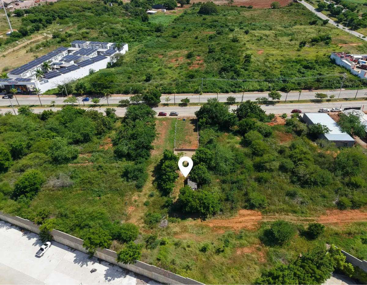 Ubicación exacta del terreno en venta en Marina Universidad, Mazatlán, marcada en vista aérea